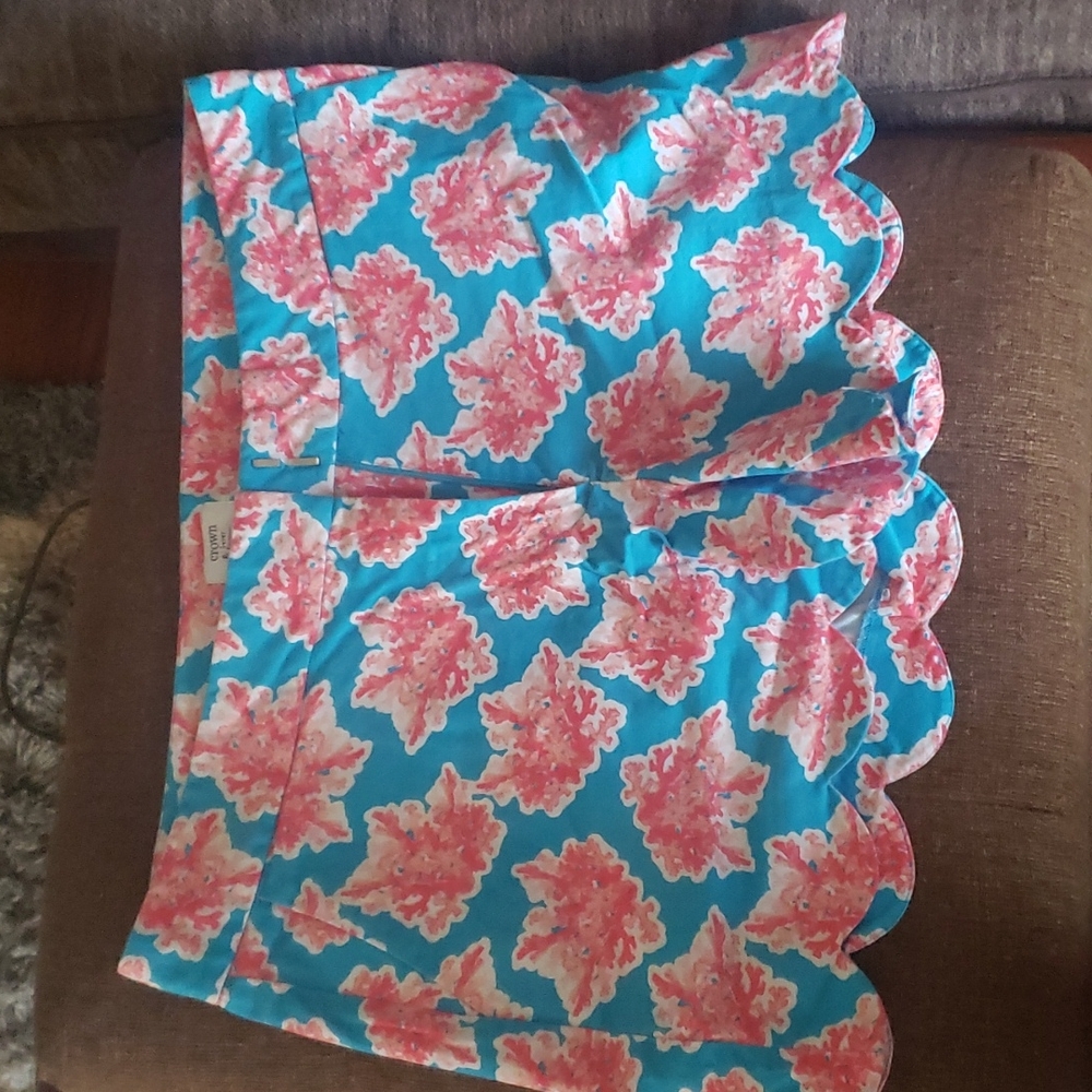 Crown & Ivy shorts